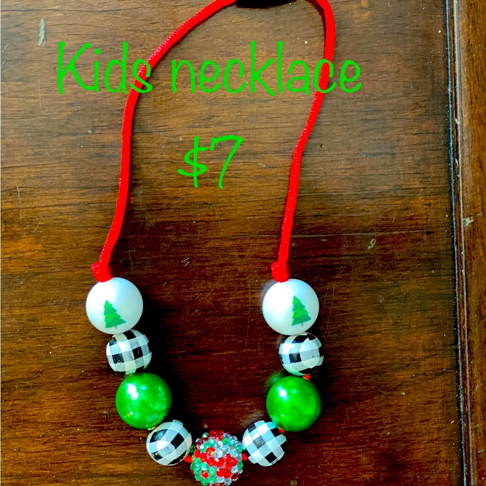 Kid’s Christmas necklace
